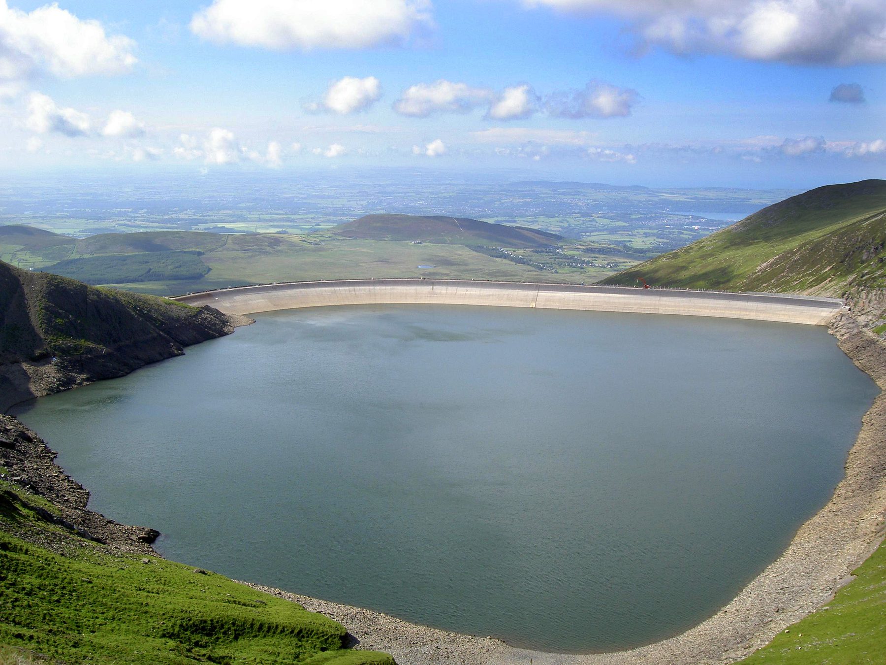 Marchlyn Mawr, der obere Speichersee des Kraftwerks Dinorwig in Wales
